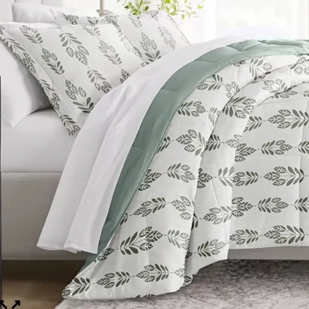 Folk Leaves 3-Piece Comforter Set, Full/Queen in Eucalyptus/White. NWT!